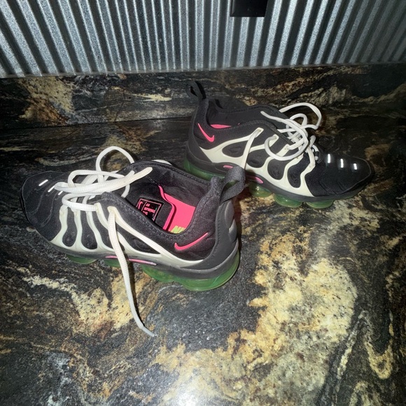 Nike Mens Sneakers with Black, Pink, and Green